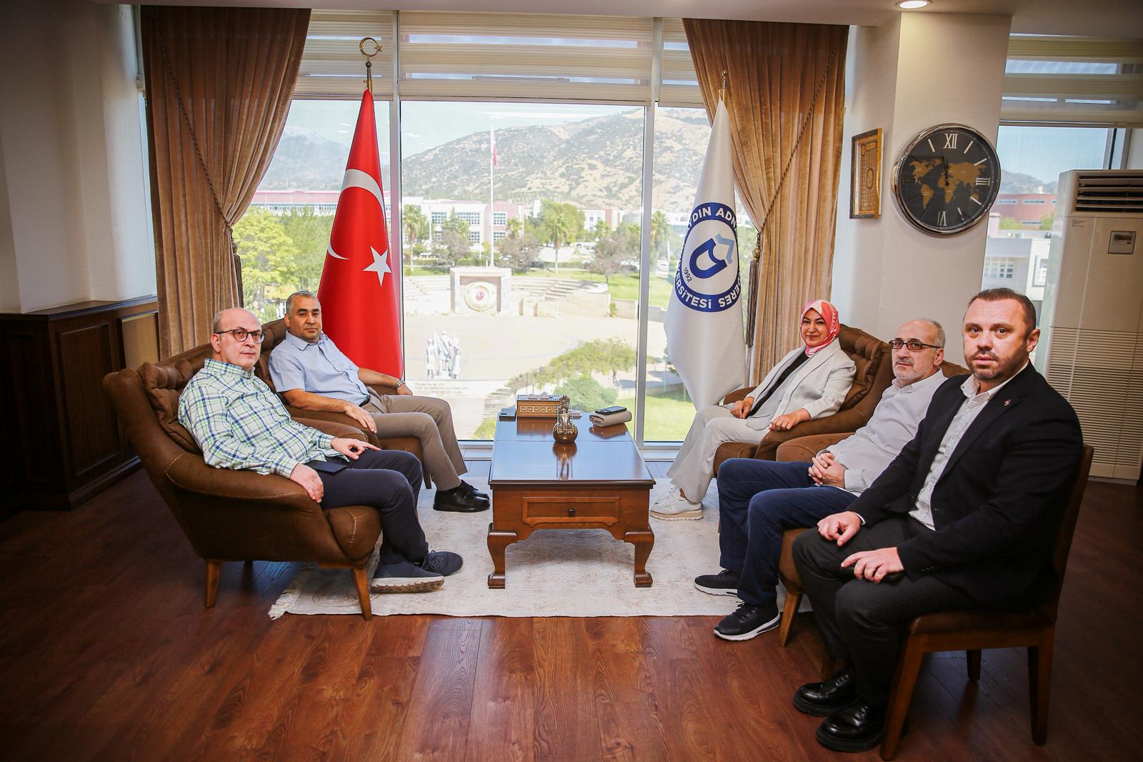 AK Parti Sivas Milletvekili ve Genel Merkez Kadın Kolları Genel Başkan Yardımcısı Rukiye Genç Toy, Rektörümüzü Ziyaret Etti