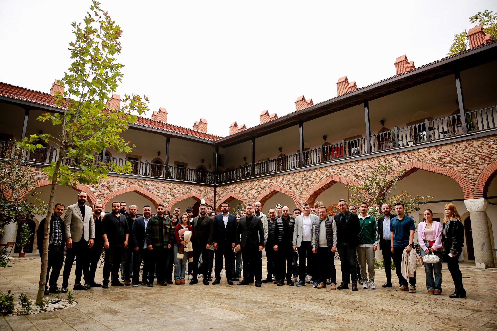 Üniversitemiz Tarafından “Yapay Zekâ ile Markalaşma ve Dijital Pazarlama Stratejileri” Programı Gerçekleştirildi