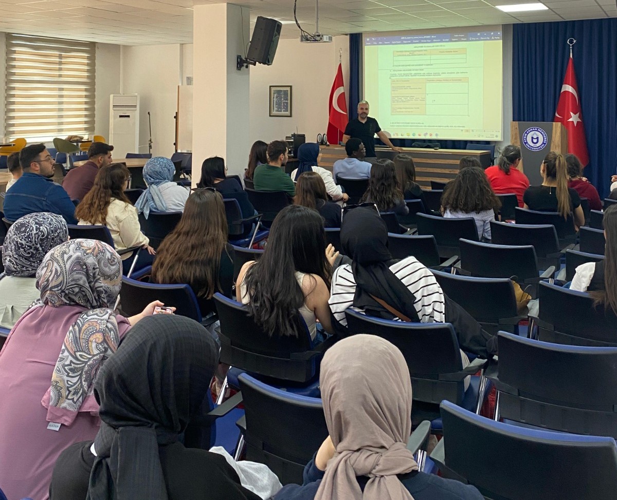 Eğitim Fakültesinde Araştırmacı Adaylarına Yönelik TÜBİTAK 2209-A Proje Yazma Eğitimi Düzenlendi