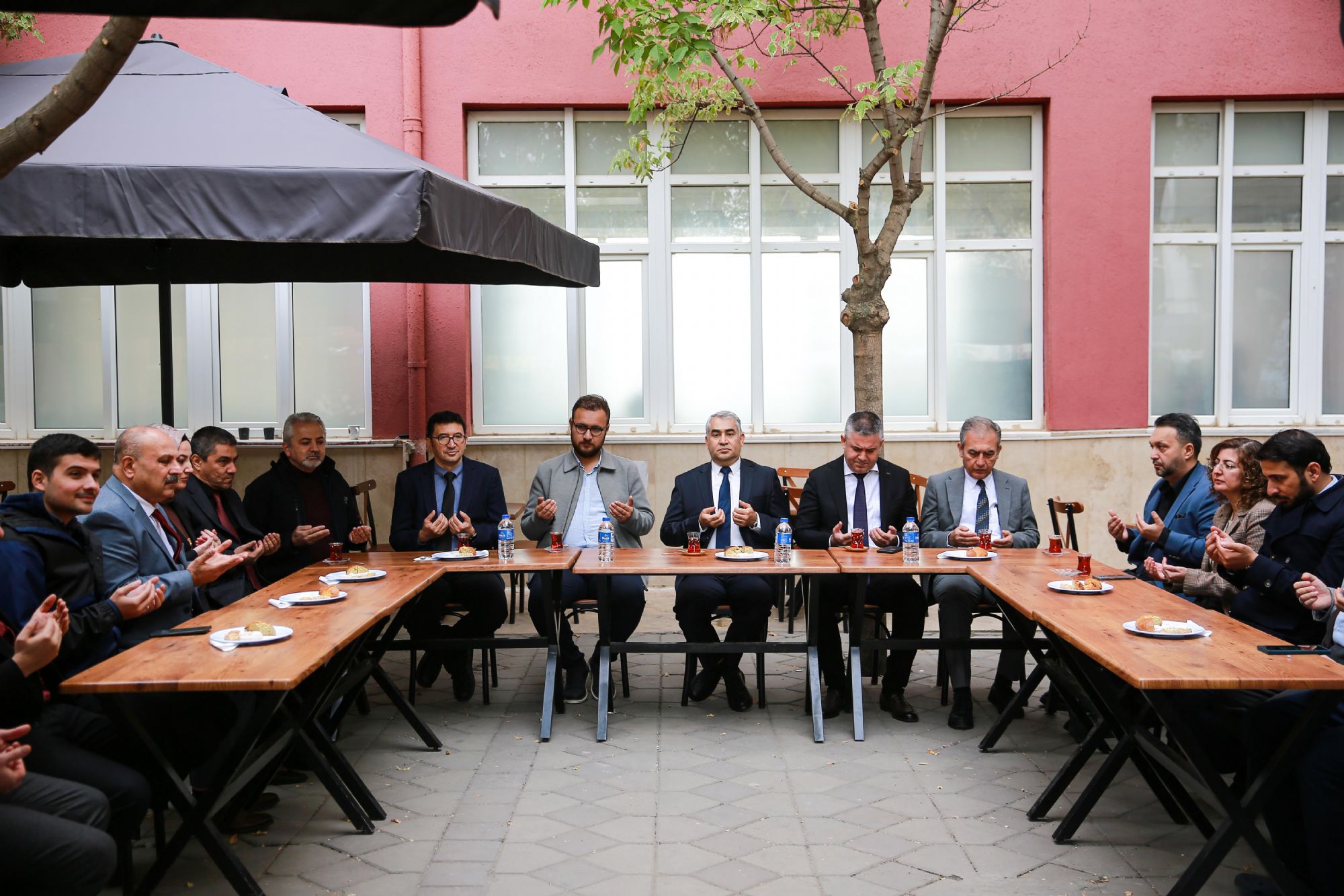 Üniversitemizde “Sağlık Kafe” ve “Mobil Kafe” Hizmete Açıldı