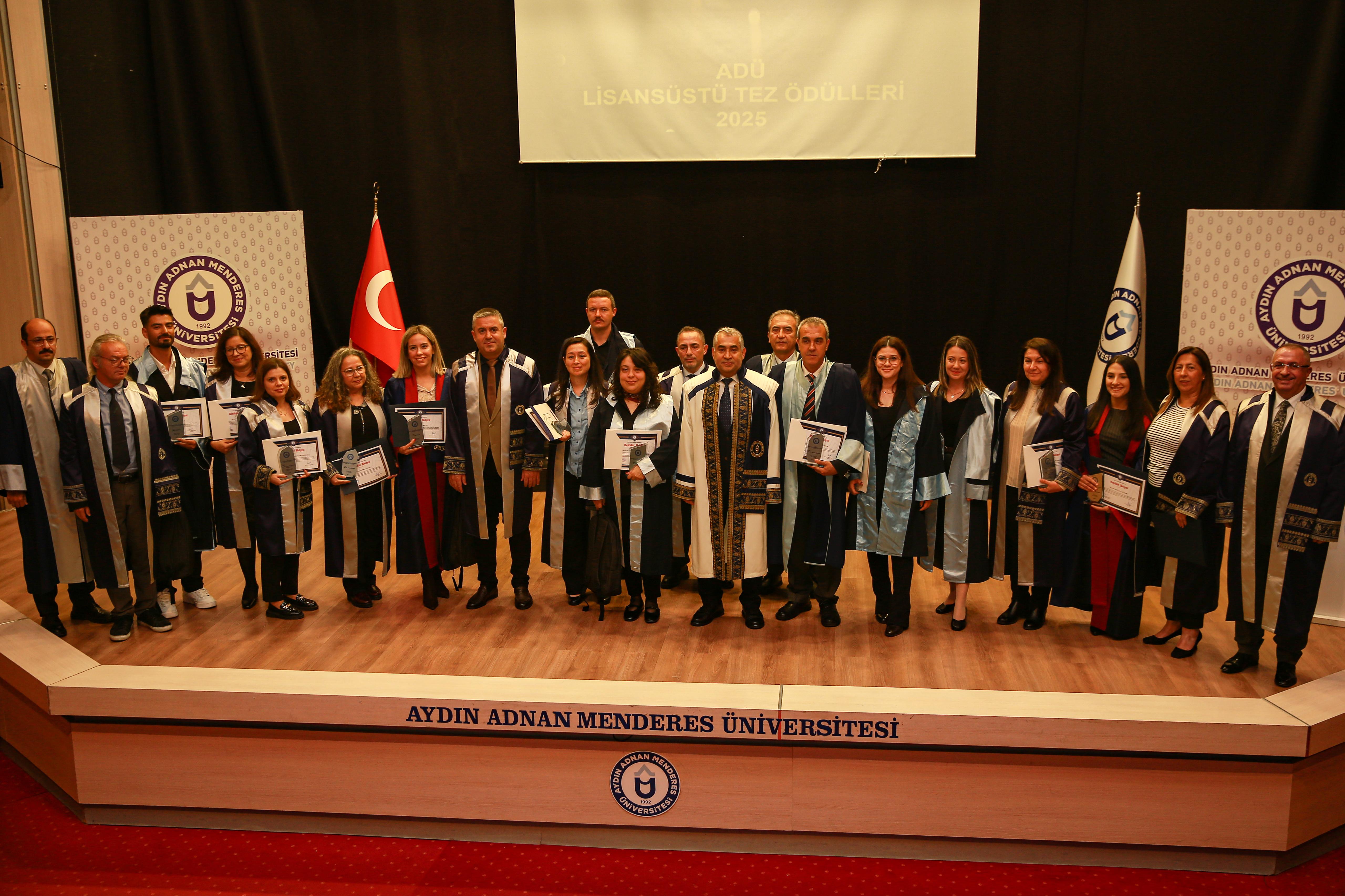 Üniversitemizde 2025 Lisansüstü Mezuniyet Töreni Gerçekleştirildi