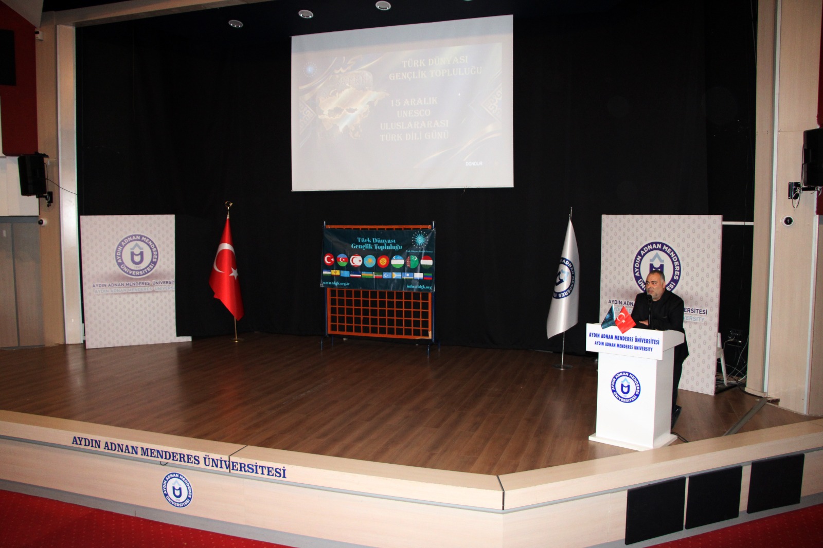 Üniversitemizde “15 Aralık UNESCO Uluslararası Türk Dili Günü” Konferansı Gerçekleştirildi