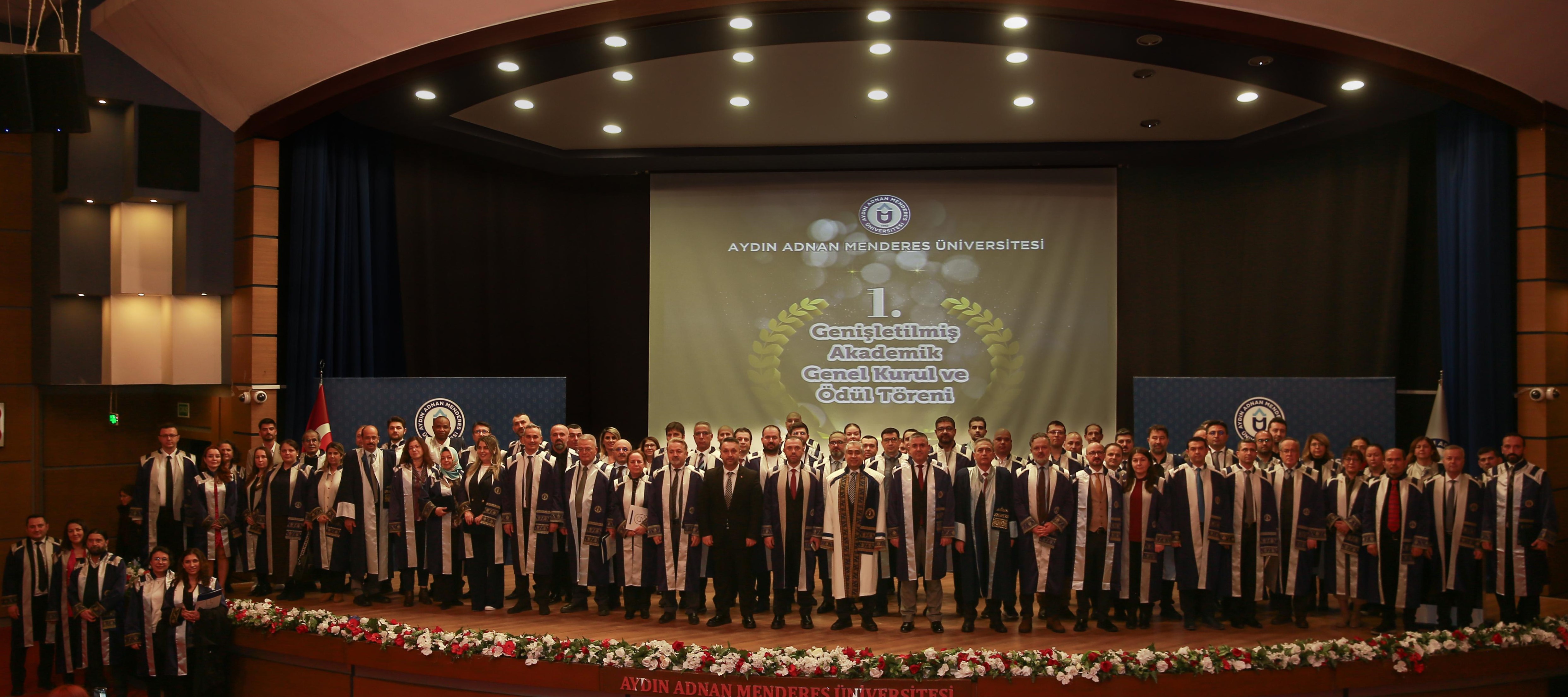 Üniversitemizde I. Genişletilmiş Akademik Genel Kurul ve Ödül Töreni Gerçekleştirildi