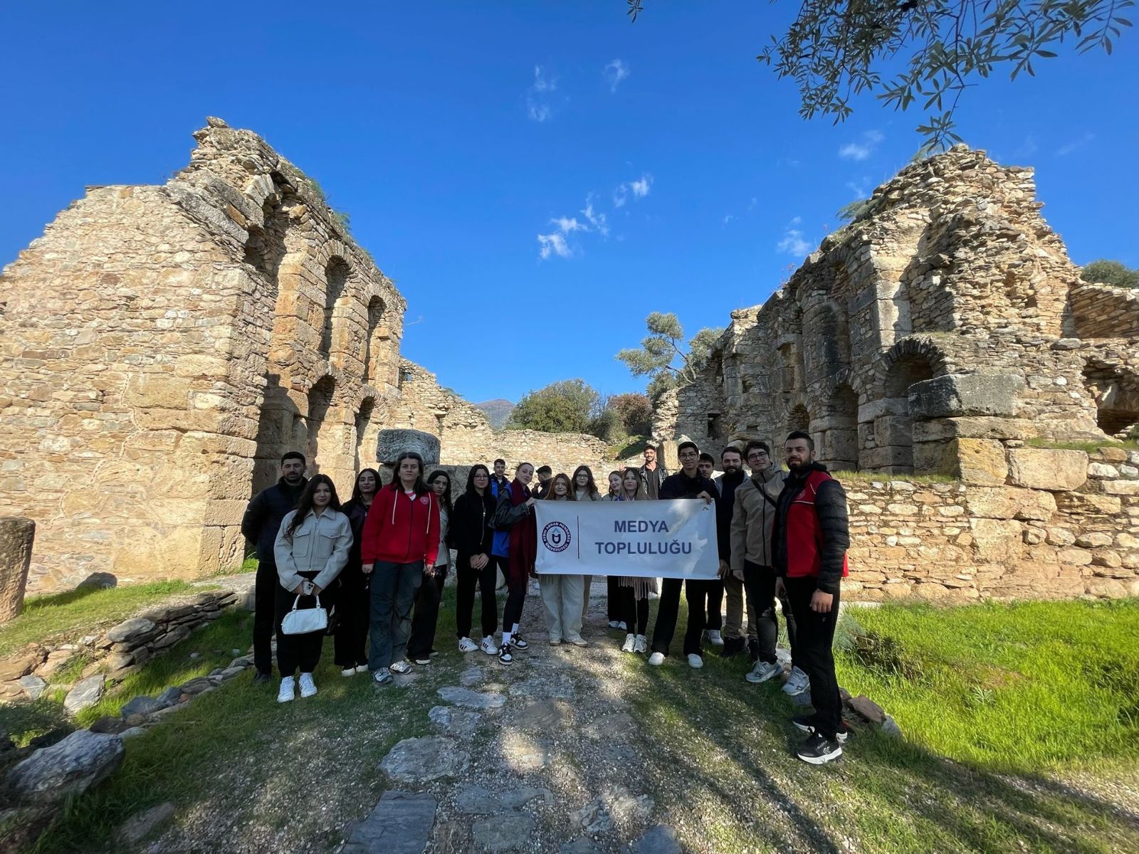Medya Topluluğu Nysa Antik Kenti’nde Kültür Gezisi ve Fotoğraf Hikâyeleştirme Etkinliği Düzenledi