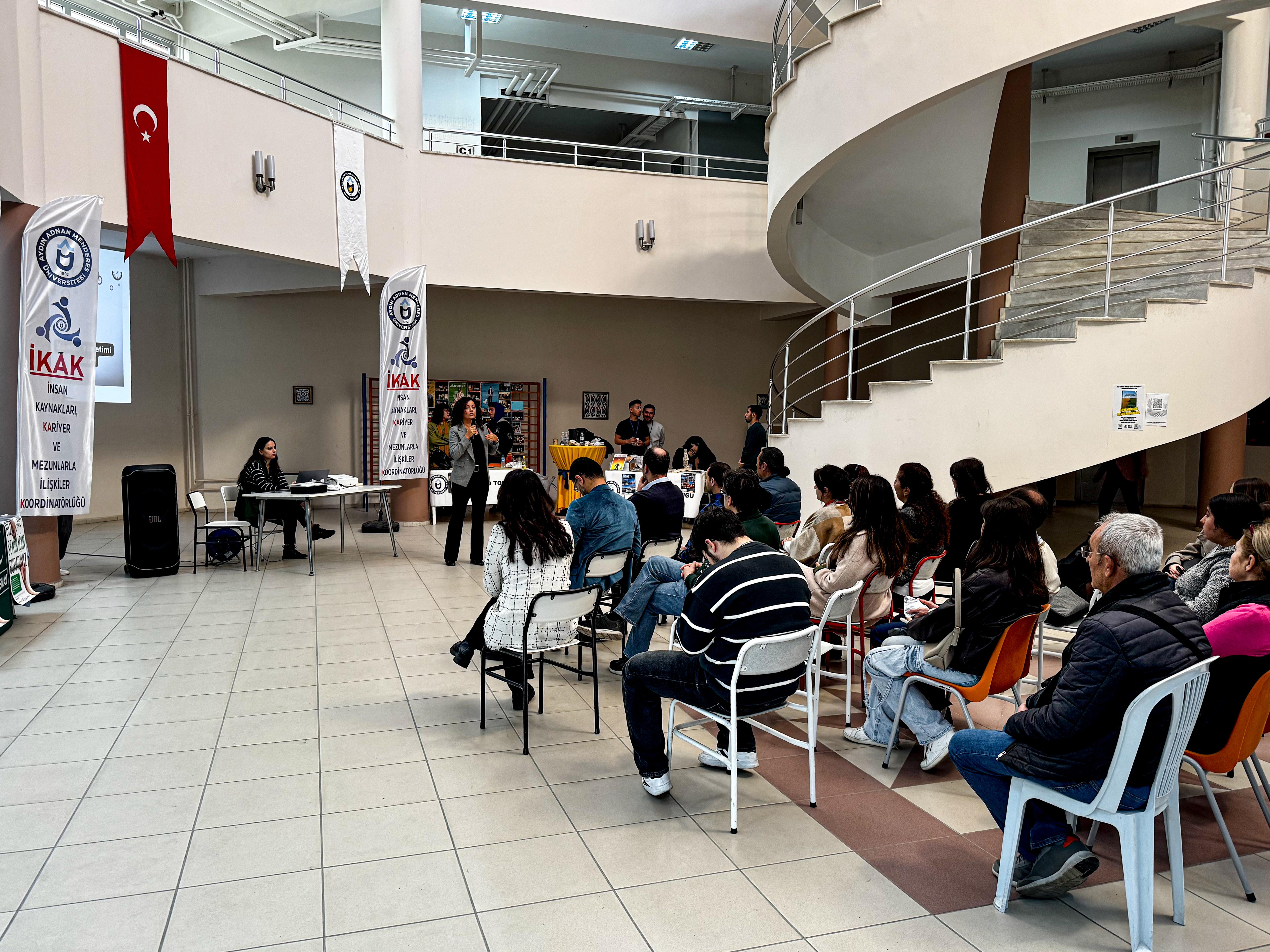 Üniversitemiz Güney Kampüsü’nde Kariyer Günü Etkinliği Düzenlendi