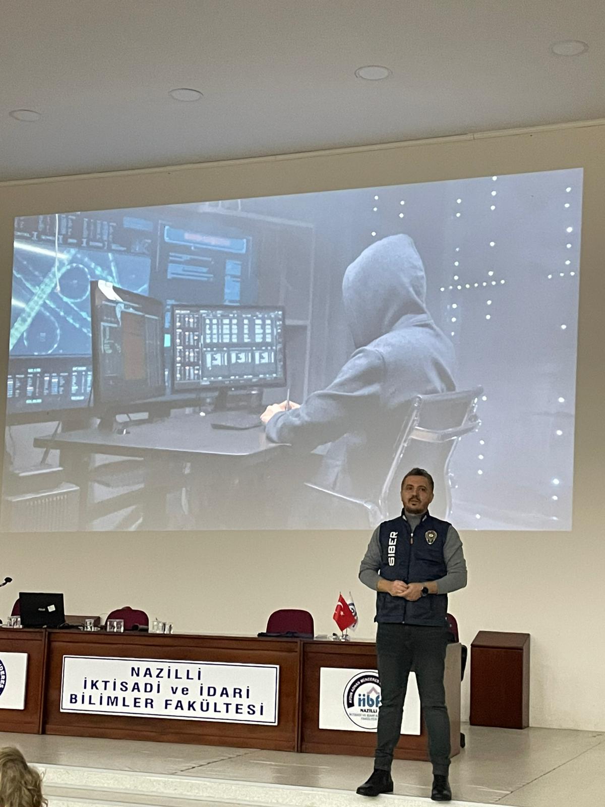 Nazilli İktisadi ve İdari Bilimler Fakültesinde “Siber Güvenlik Semineri” Düzenlendi