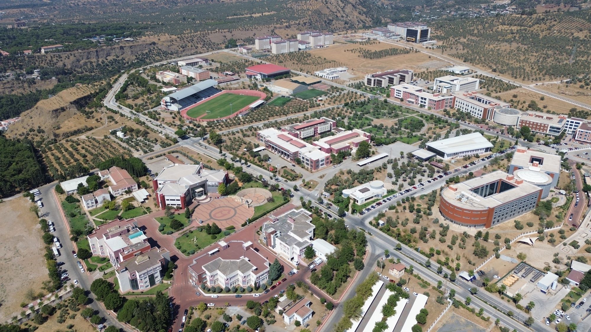 Aydın Büyükşehir Belediyesinden Eğitim Kampüsümüze, Altyapı ve Çevre Düzenlemesi Desteği