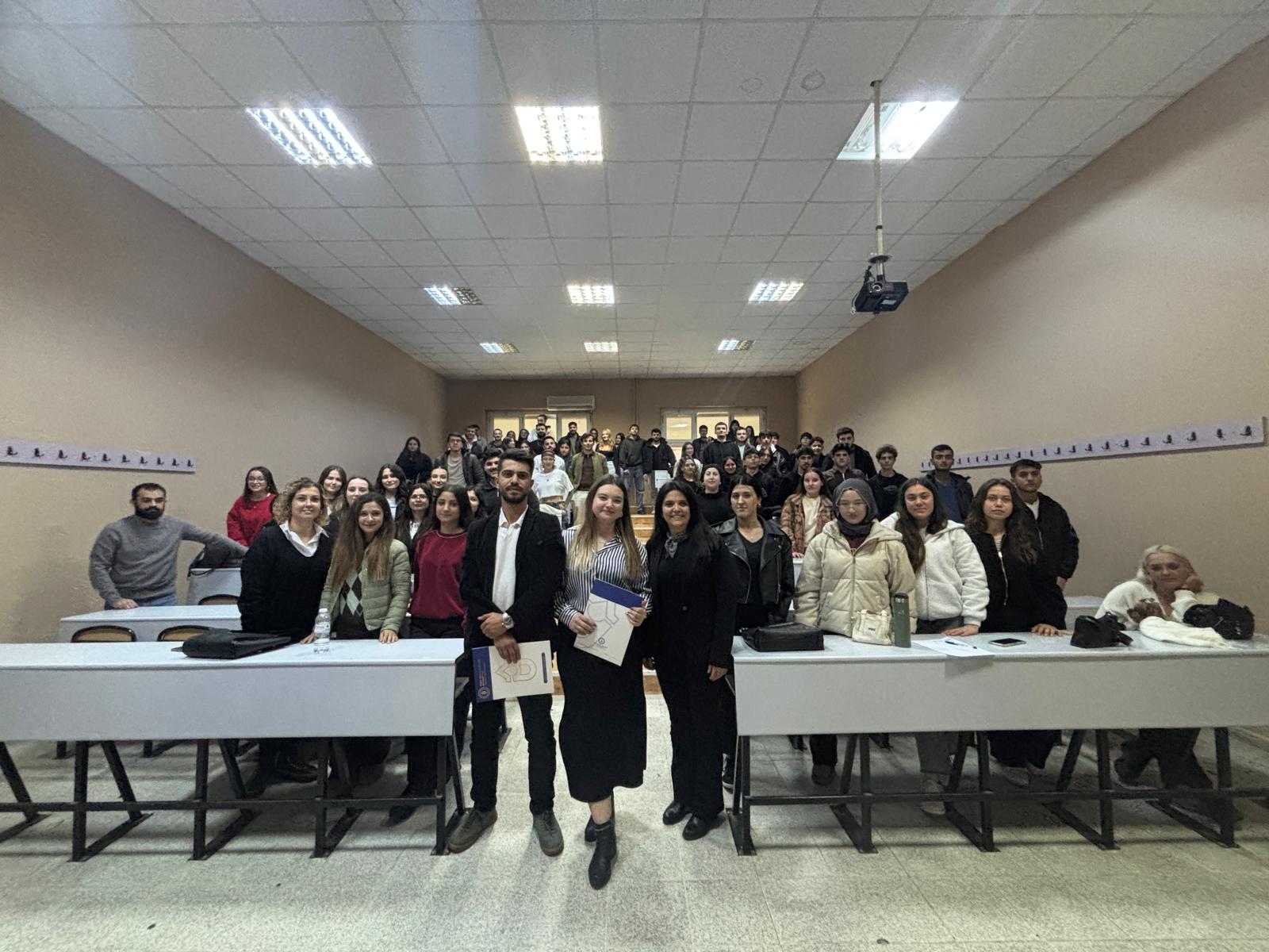 Nazilli Meslek Yüksekokulunda Öğrenci–Mezun–Sektör Buluşması Gerçekleştirildi