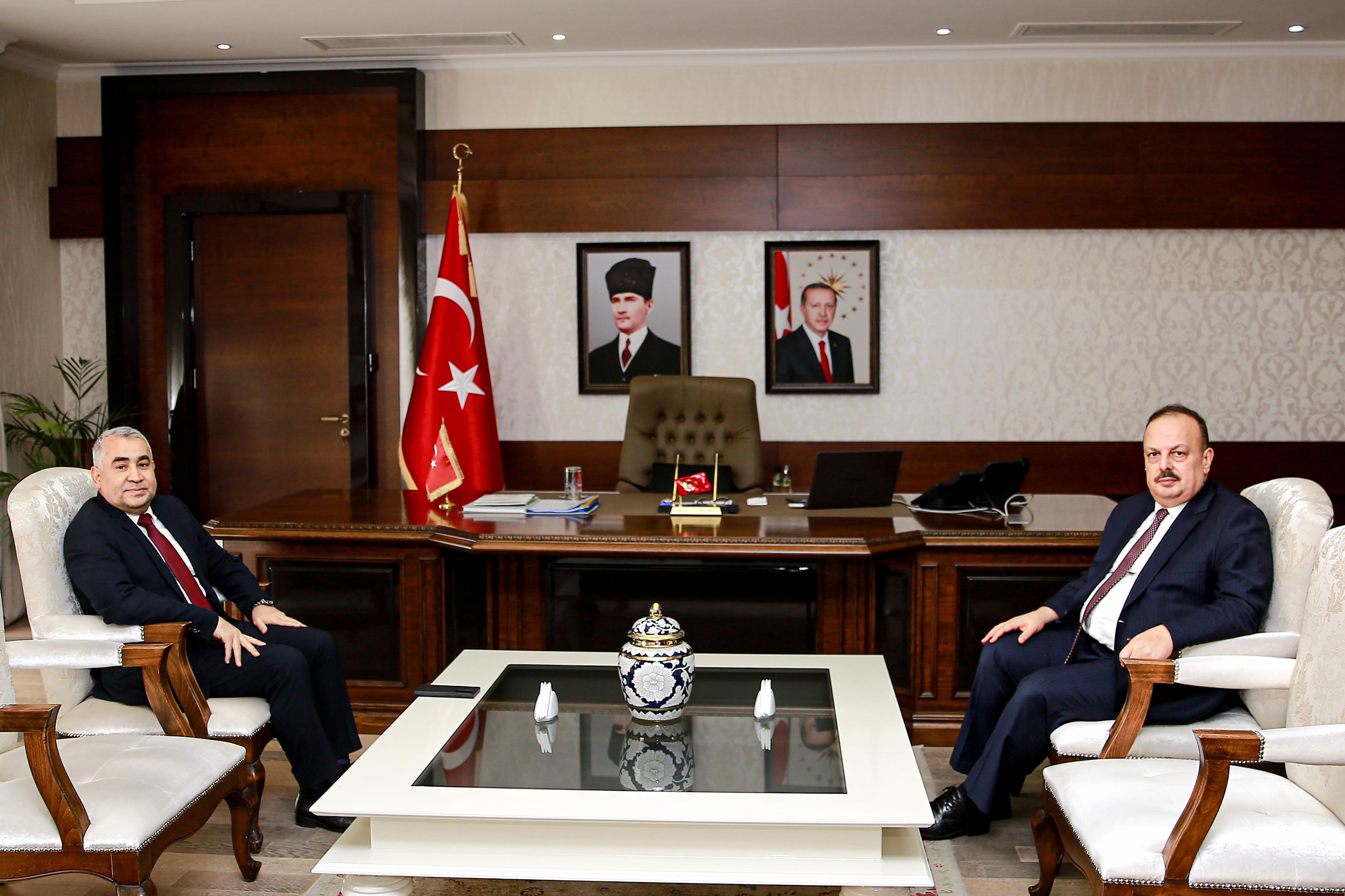 Rektörümüz, Aydın Valisi Yakup Canbolat’ı Makamında Ziyaret Etti