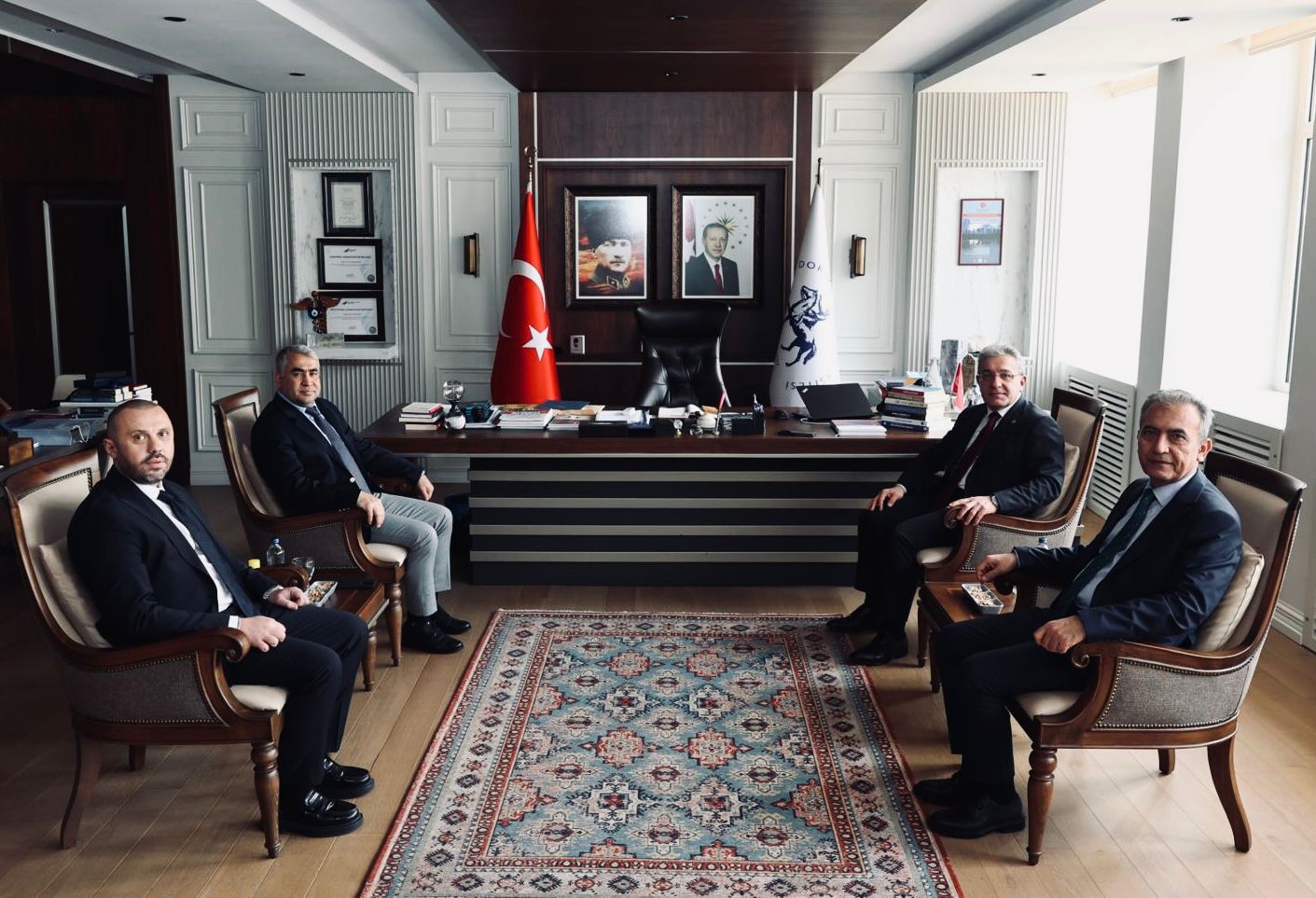 Rektörümüz, Dokuz Eylül Üniversitesi Rektörünü Makamında Ziyaret Etti