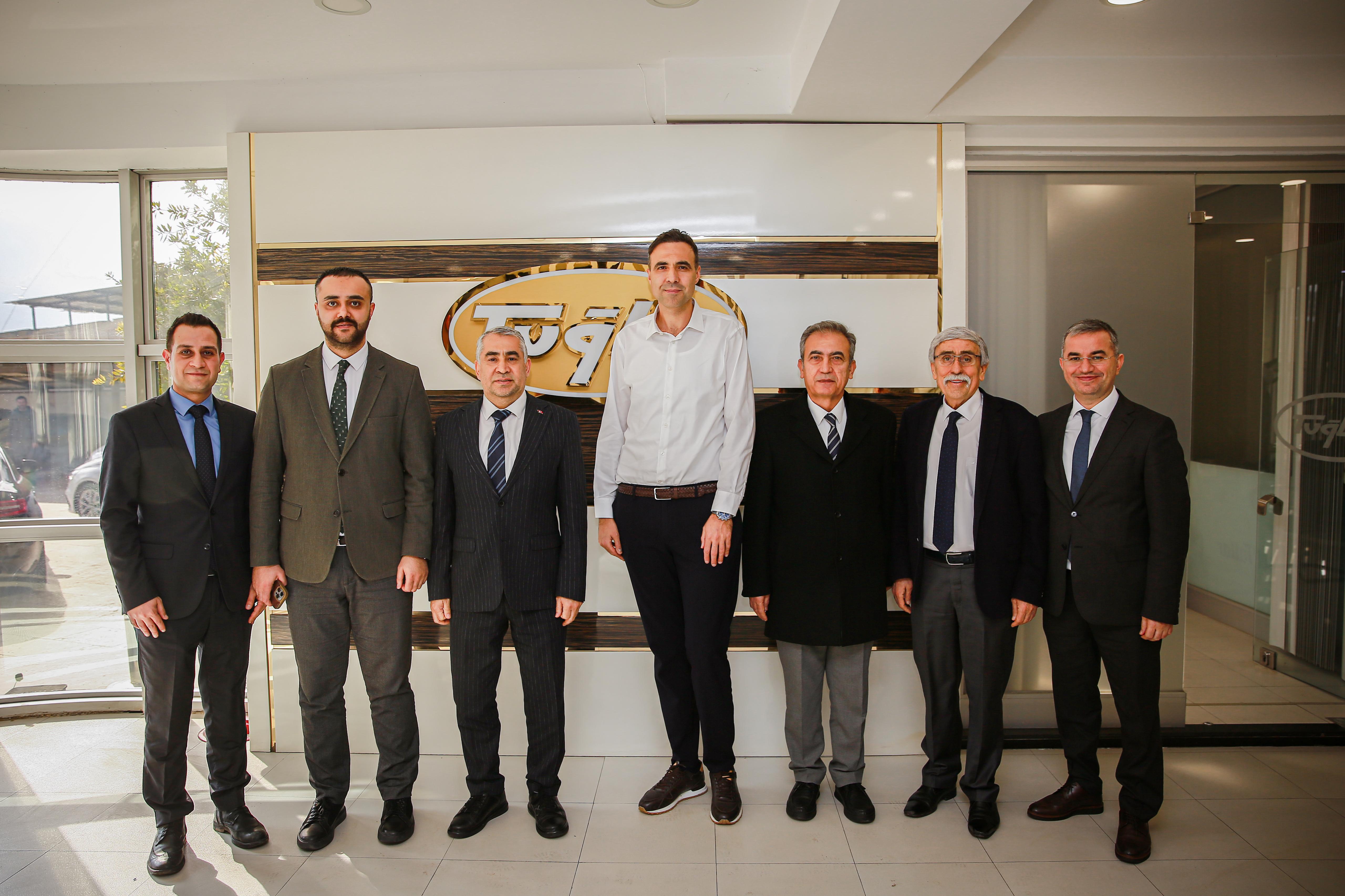 Rektörümüz, EGEKAF’26 Kapsamında Tuğba Kuruyemiş Firmasını Ziyaret Etti