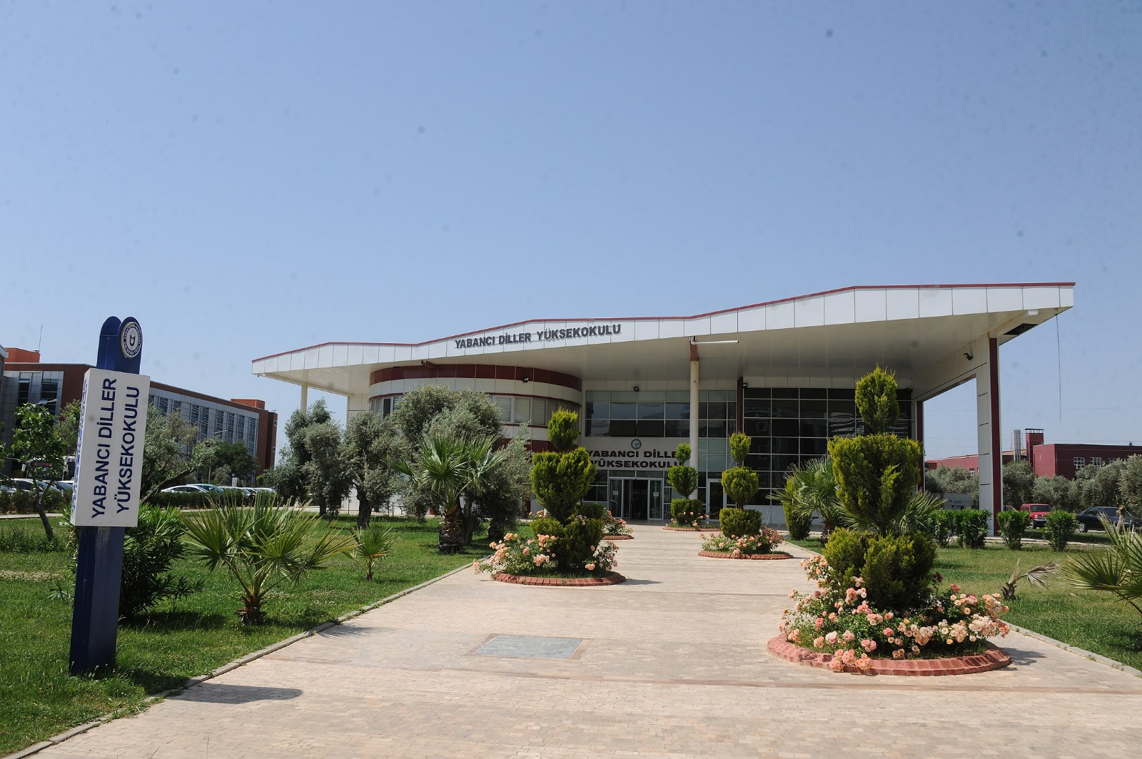 Üniversitemiz Yabancı Diller Yüksekokulunun Kalitesi, Uluslararası Saygın Akreditasyon Kurumu 'Eaquals' Tarafından Tescillendi