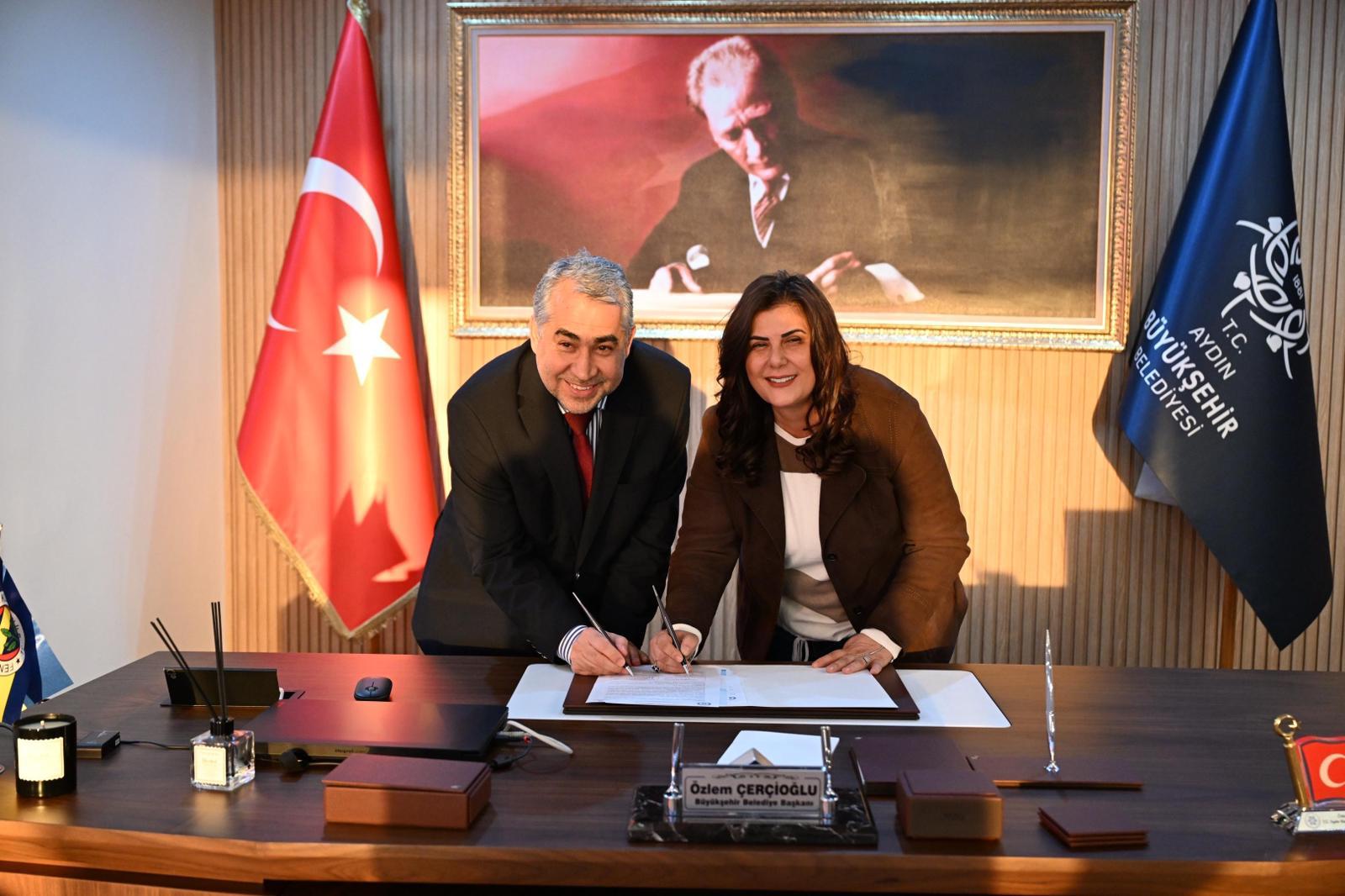 Üniversitemiz ile Aydın Büyükşehir Belediyesi Arasında EGEKAF’26 İş Birliği Protokolü İmzalandı