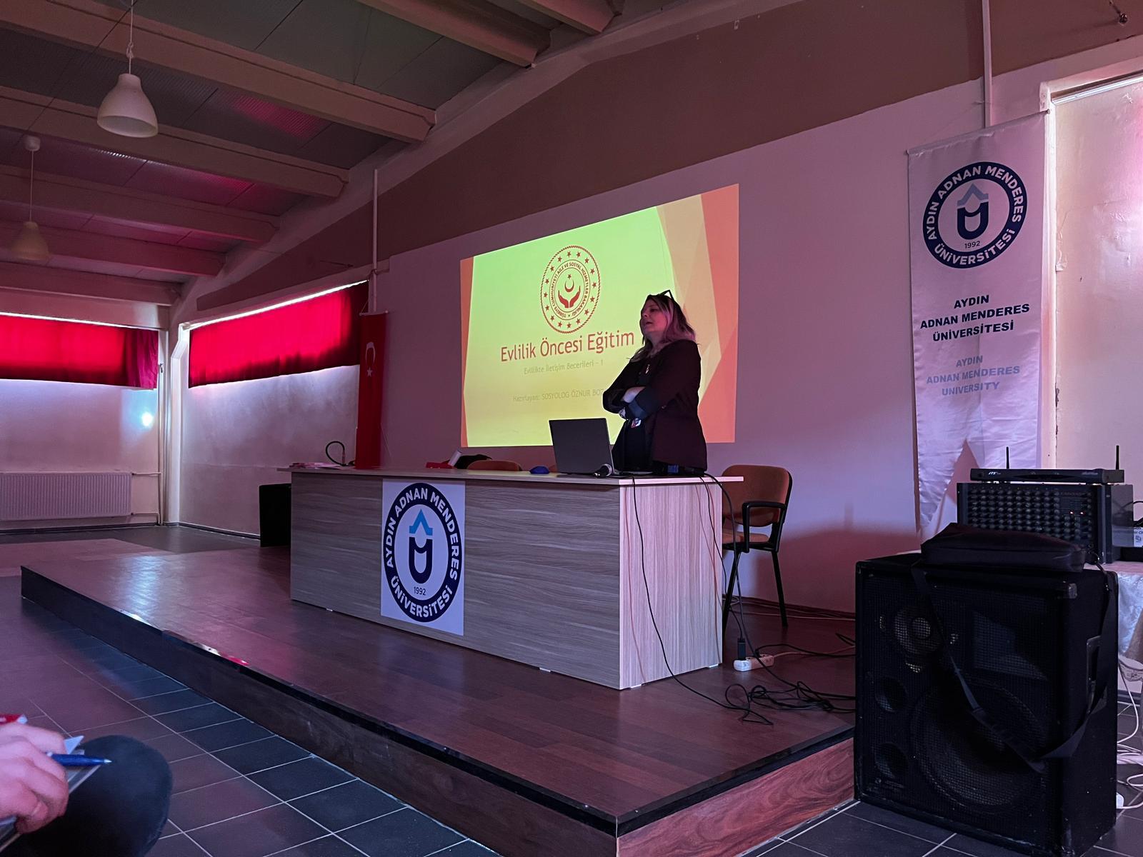 Karacasu Memnune İnci MYO’da Evlilik Öncesi Eğitim ve Kadına Yönelik Şiddetle Mücadele Eğitimi Verildi