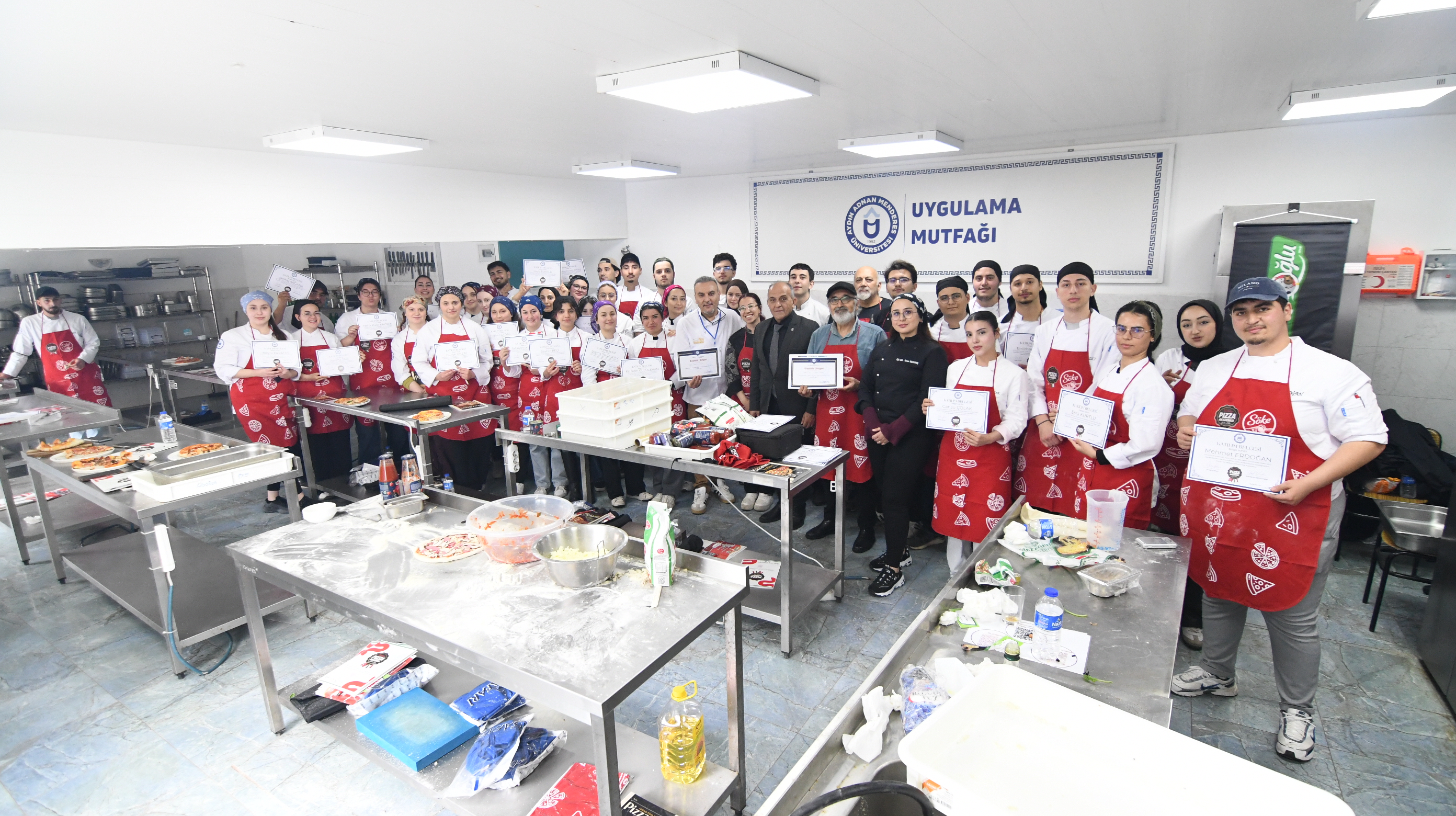 Üniversitemiz Didim MYO’da Ödüllü Şeften Pizza Eğitimi
