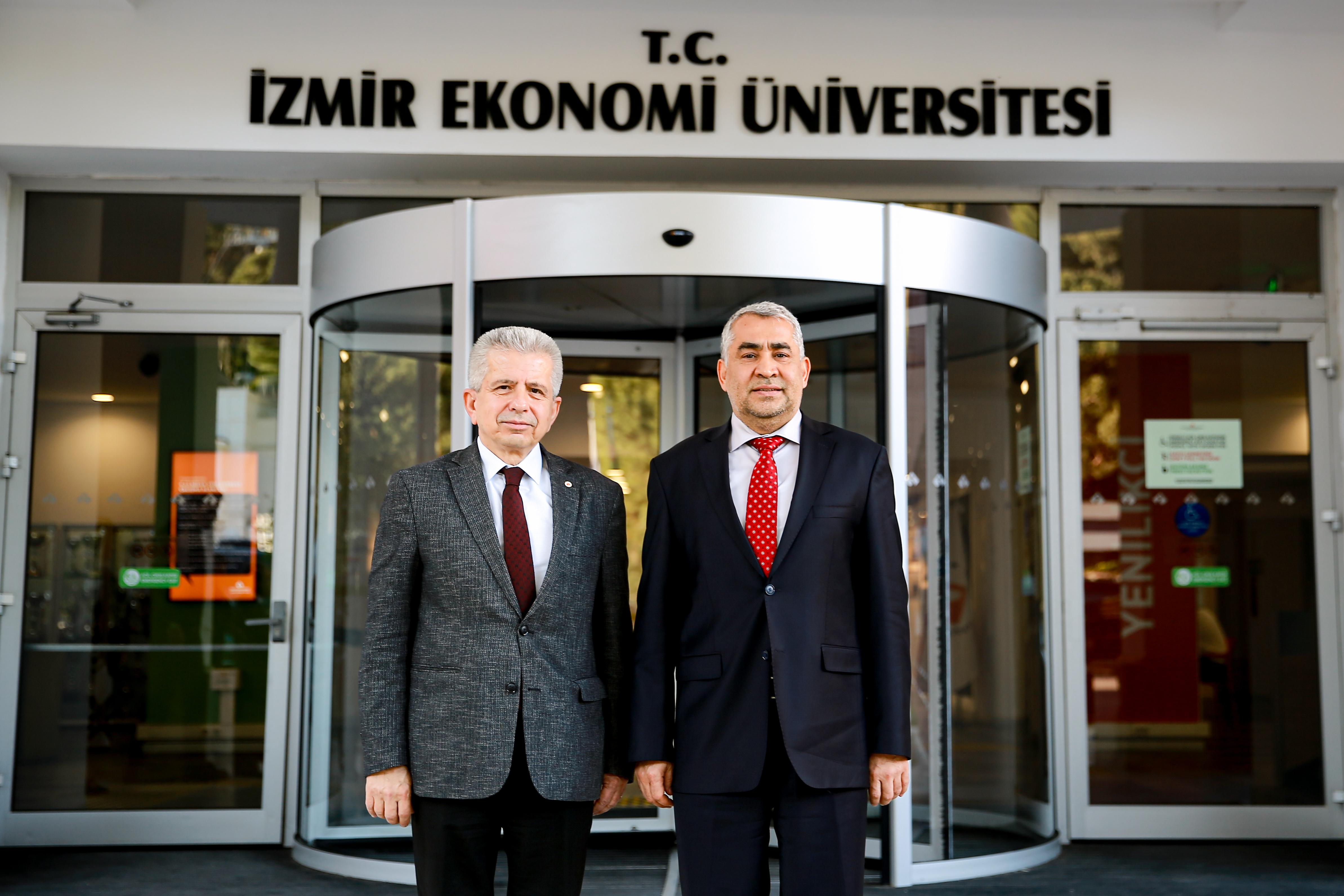 Rektörümüz, İzmir Ekonomi Üniversitesi Rektörünü Ziyaret Etti