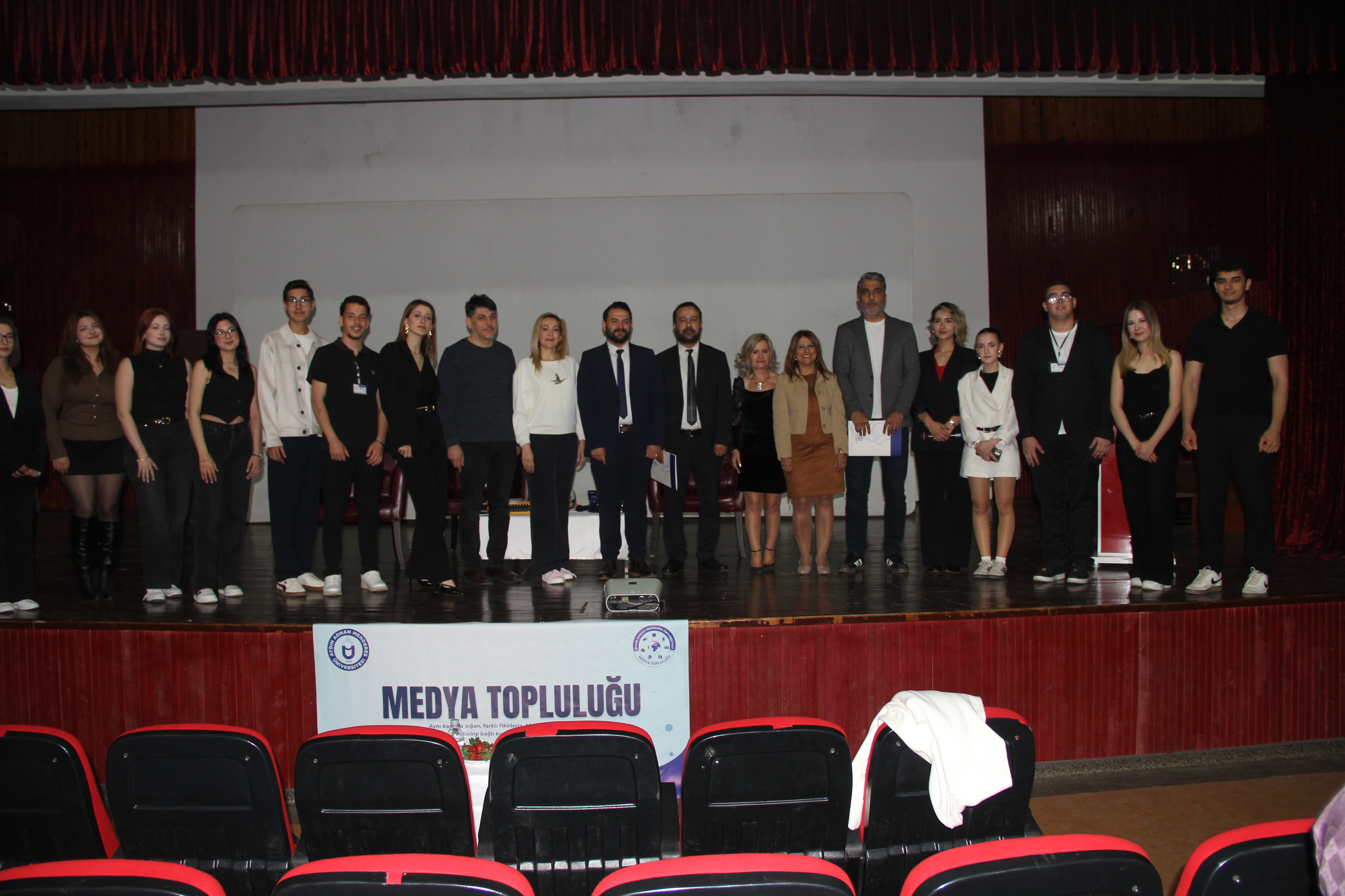 Geleceğin İletişimcileri “Muhabir Koltuğu” Söyleşisinde Aydın’ın Usta Gazetecileriyle Buluştu