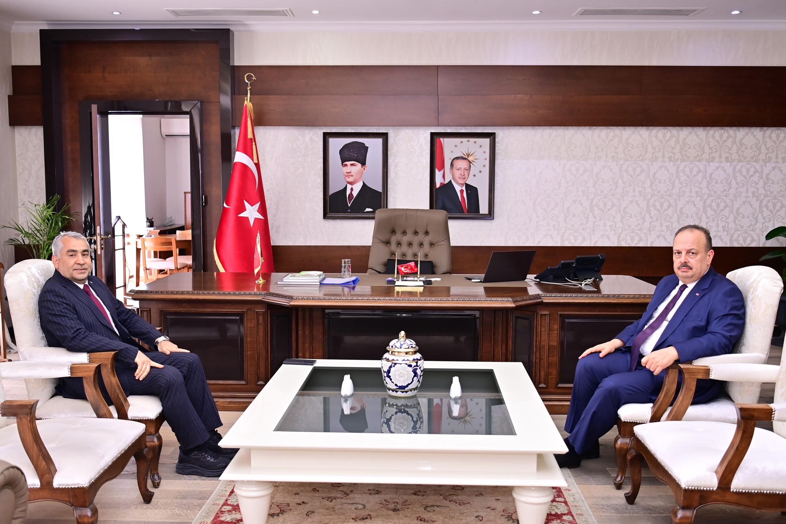 Rektörümüzden, Aydın Valisi Yakup Canbolat’a Ziyaret