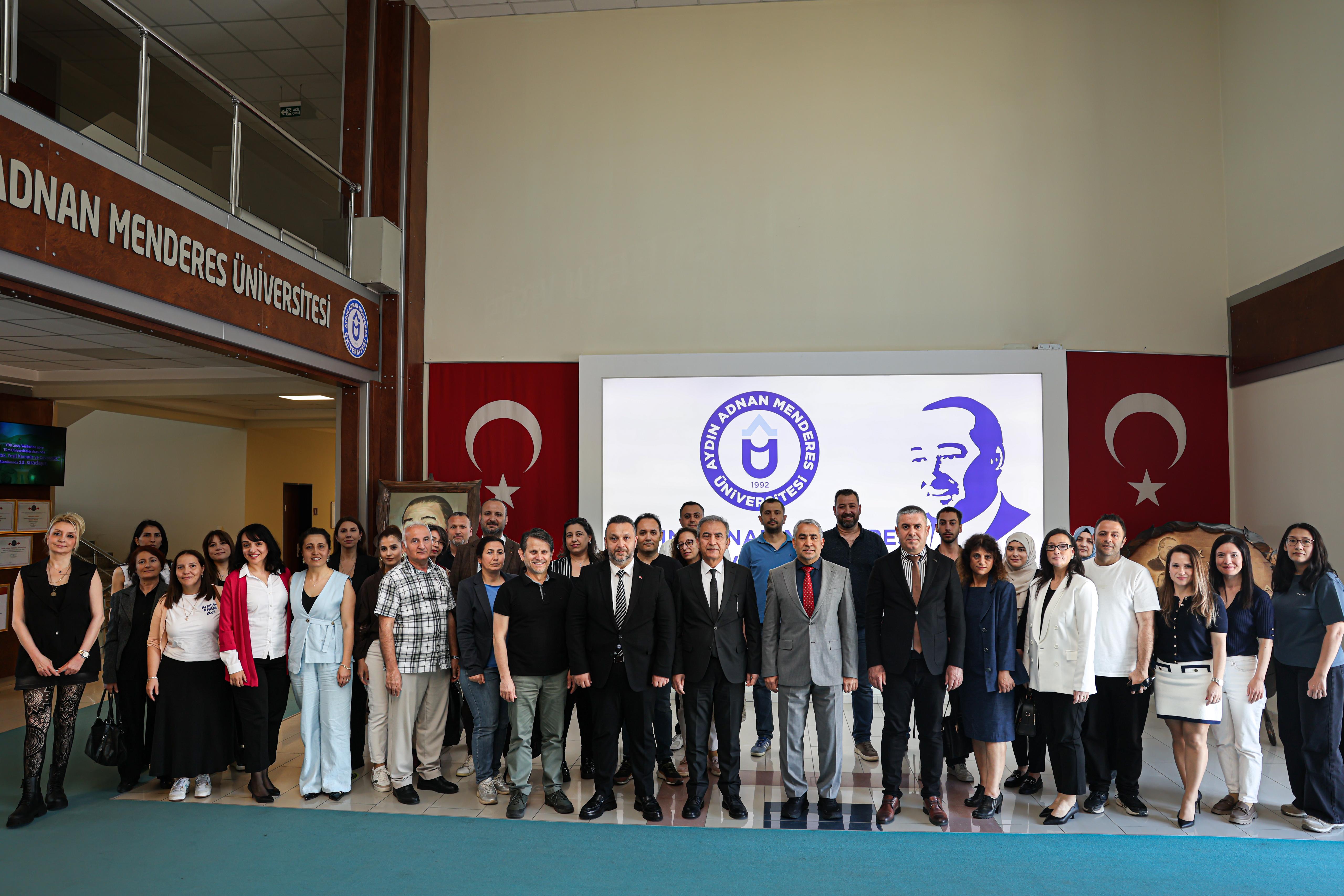 Yabancı Diller Yüksekokuluna Akreditasyon Belgesi Takdim Edildi